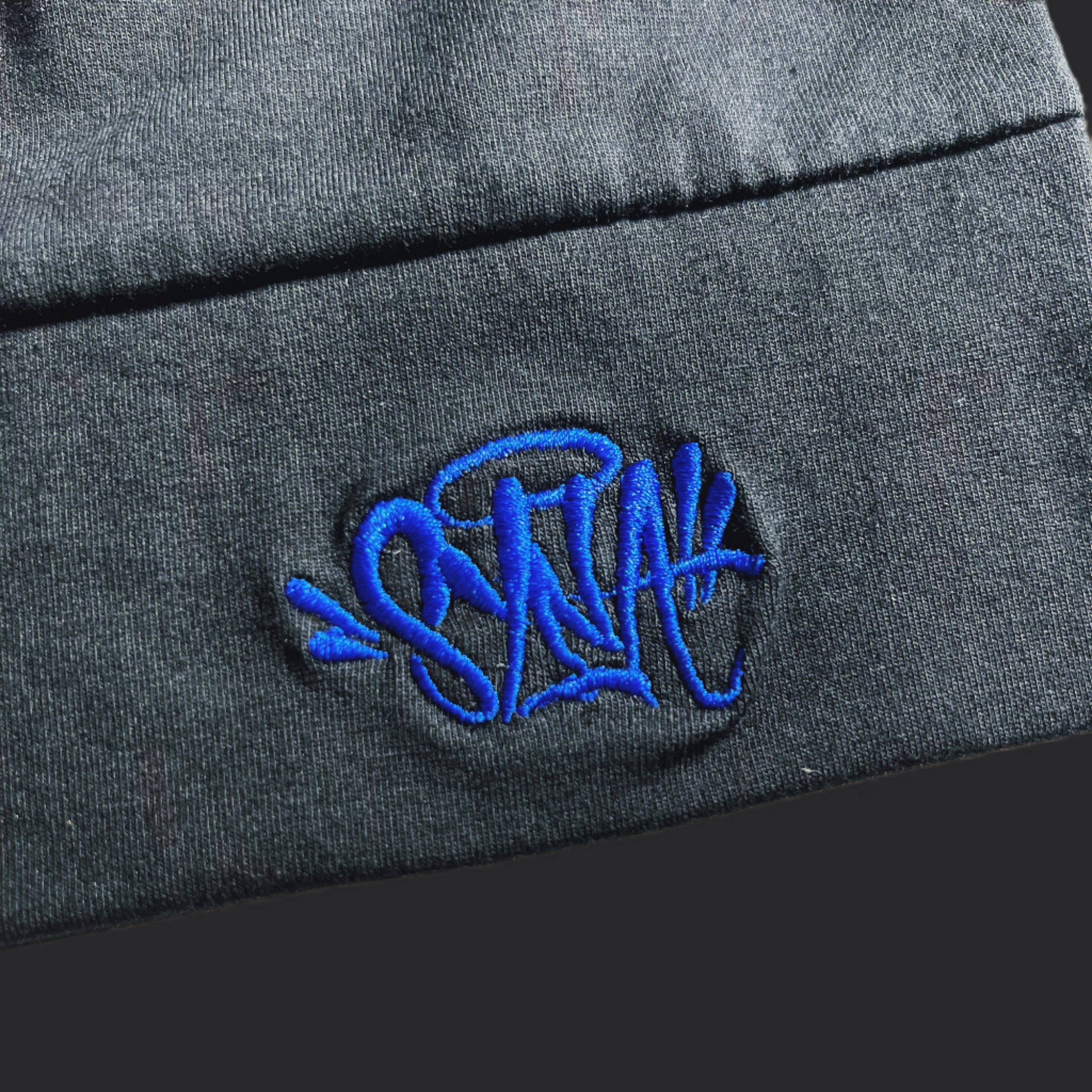 Syna World Skull Beanie- Black/Blue